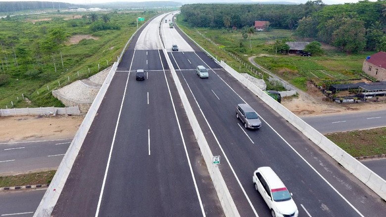 Cara Rental Mobil Surabaya Mengemudi di Jalan Tol