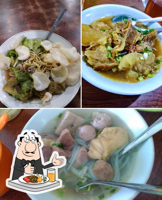 Bakso Dan Tahu Campur Cak Naim Yang Super Komplit Kuliner Surabaya