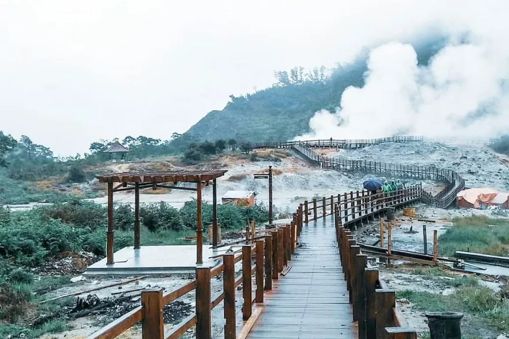 kawah sikidang dieng