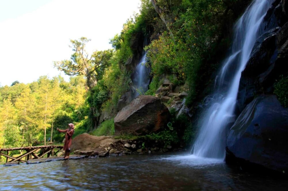 wisata alam batu