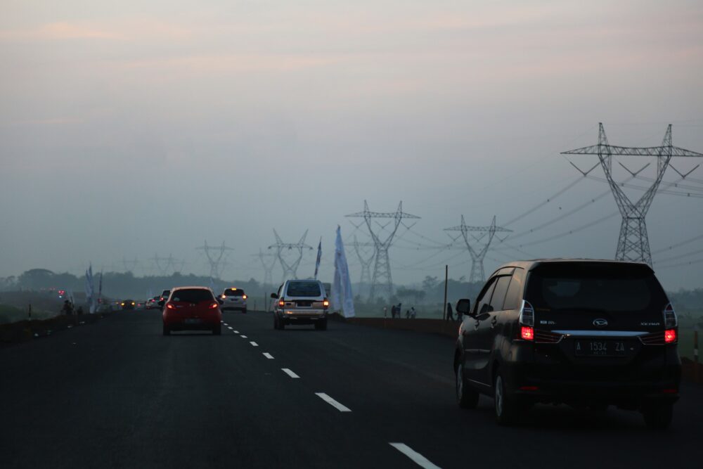 surabaya jakarta lewat tol